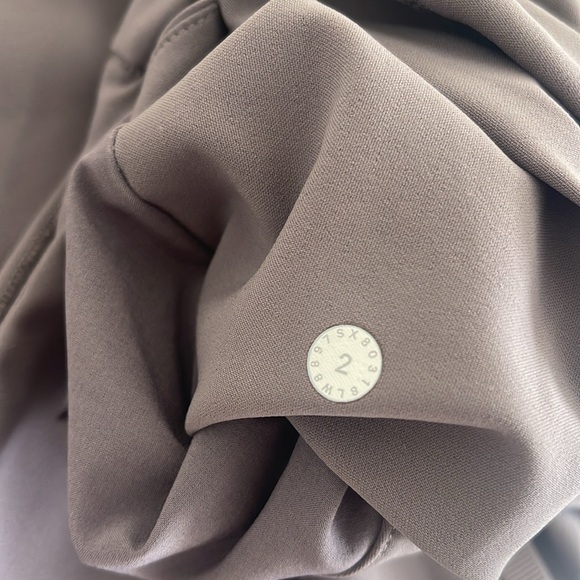 Lululemon On The Fly Skirt 21” - Picture 4 of 4